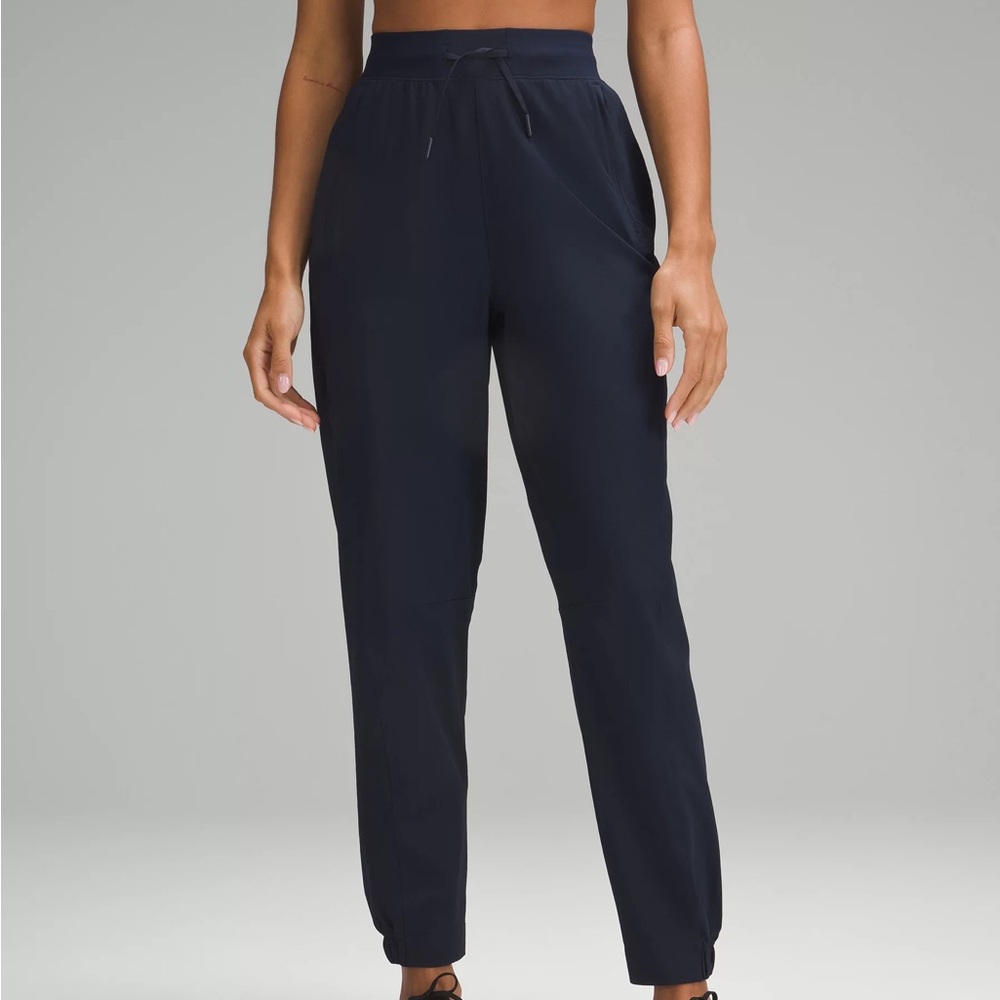 License to Train High-Rise Pant in True Navy